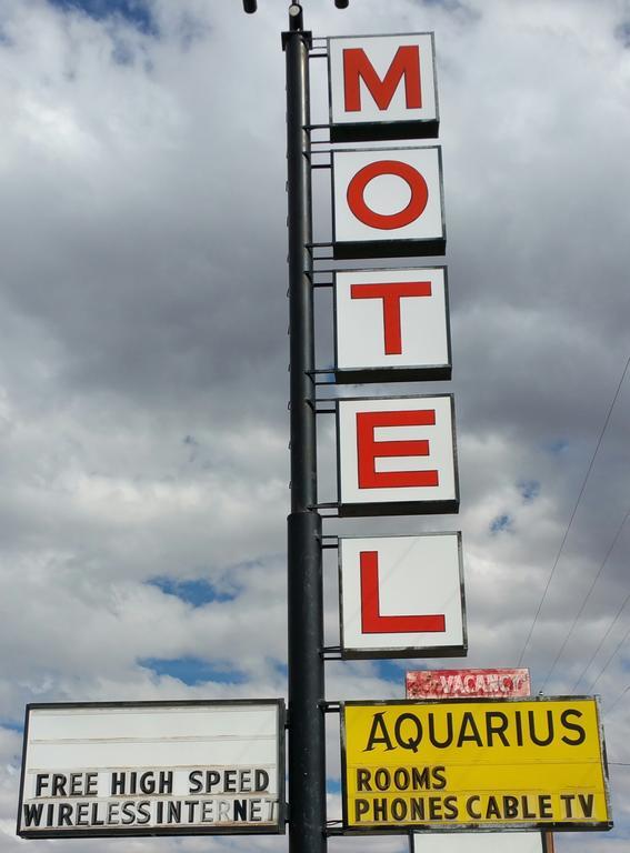 Aquarius Inn Bicknell Exterior photo